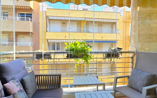 Centrally Renovated Second-Line Apartment with Garage Space