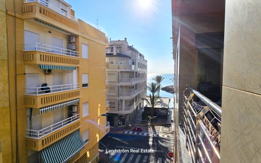 Centrally Renovated Second-Line Apartment with Garage Space