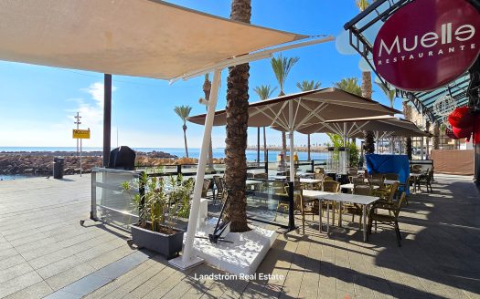 Centrally Renovated Second-Line Apartment with Garage Space