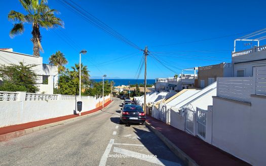 Exceptional 2 bed partly renovated townhouse in Torre del Moro, Torrivieja