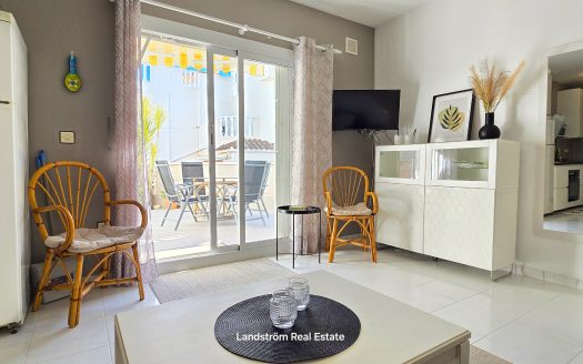 Exceptional 2 bed partly renovated townhouse in Torre del Moro, Torrivieja