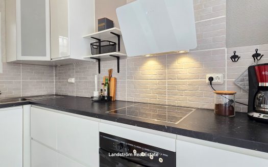 Exceptional 2 bed partly renovated townhouse in Torre del Moro, Torrivieja