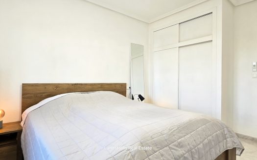 Charming 2 badroom apartment in a vibrant area, Playa Flamenca.