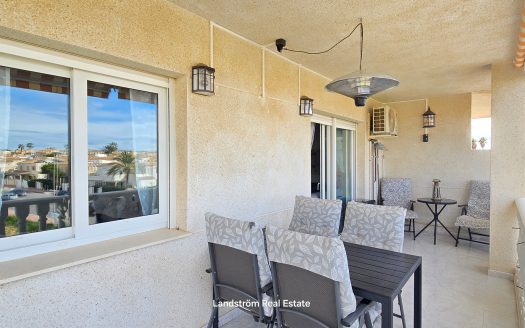 Charming 2 badroom apartment in a vibrant area, Playa Flamenca.