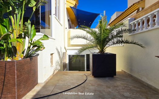 Exclusive South-Facing Dream Villa in Idyllic El Raso