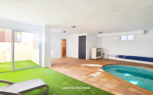 Exclusive South-Facing Dream Villa in Idyllic El Raso