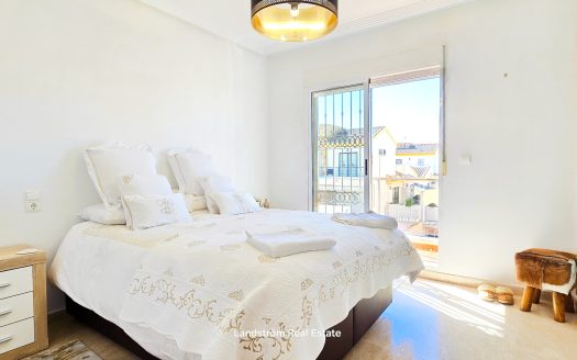 Exclusive South-Facing Dream Villa in Idyllic El Raso