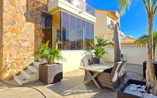 Exclusive South-Facing Dream Villa in Idyllic El Raso