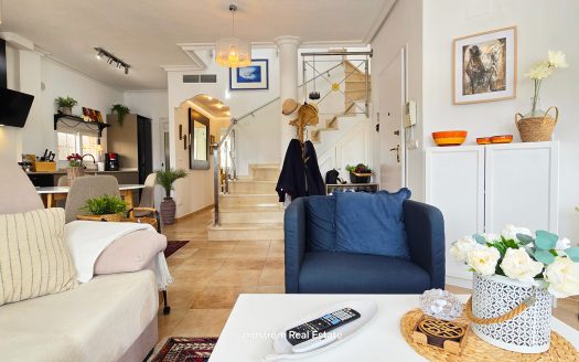 Drömvilla i soliga El Raso – totalrenoverad med perfekt läge!