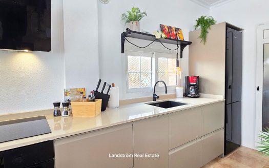Drömvilla i soliga El Raso – totalrenoverad med perfekt läge!