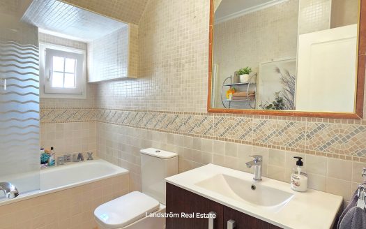 Drömvilla i soliga El Raso – totalrenoverad med perfekt läge!