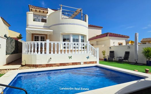 Drömvilla i soliga El Raso – totalrenoverad med perfekt läge!