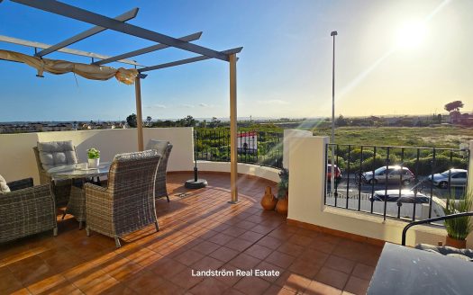 Drömvilla i soliga El Raso – totalrenoverad med perfekt läge!