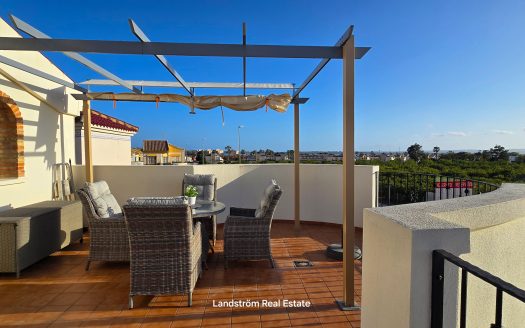 Drömvilla i soliga El Raso – totalrenoverad med perfekt läge!