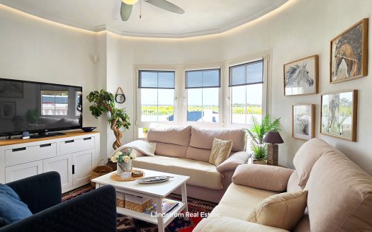 Drömvilla i soliga El Raso – totalrenoverad med perfekt läge!