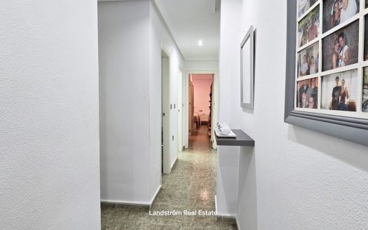 Central 3-Bedroom Apartment Just 100 Metres from the Beach in Torrevieja