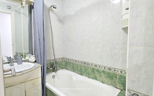 Central 3-Bedroom Apartment Just 100 Metres from the Beach in Torrevieja