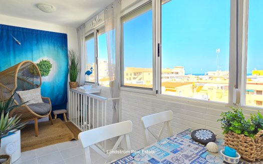 Drömlägenhet med havsutsikt nära stranden!