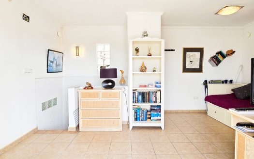 Super charming 2 bed, 2 bath bungalow in Pinomar.