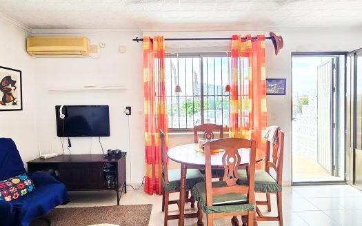 Super charming 2 bed, 2 bath bungalow in Pinomar.