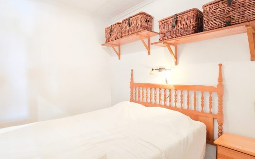 Super charming 2 bed, 2 bath bungalow in Pinomar.