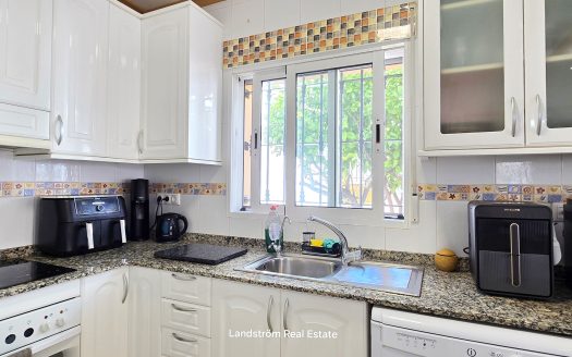 Charming Detached Villa in Scenic El Raso