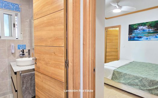 Charming Detached Villa in Scenic El Raso