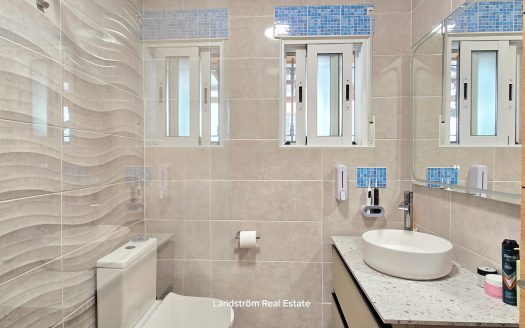 Charming Detached Villa in Scenic El Raso
