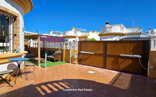Charming Detached Villa in Scenic El Raso
