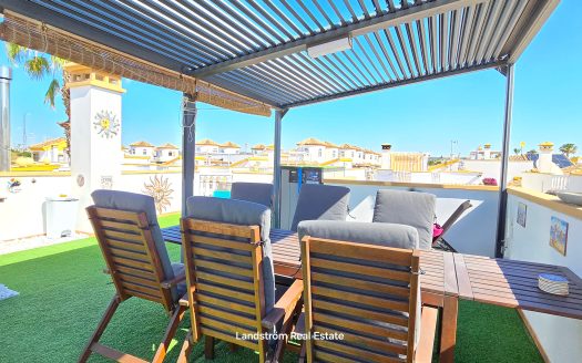 Charming Detached Villa in Scenic El Raso