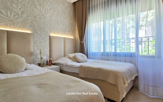 Elegant Renovated Townhouse in Roda Golf