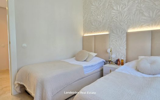 Elegant Renovated Townhouse in Roda Golf