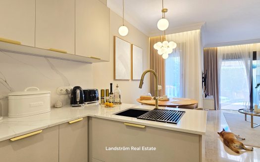 Elegant Renovated Townhouse in Roda Golf