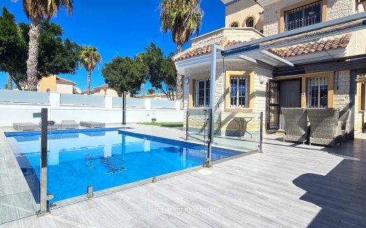 Fantastic Three-Bedroom Detached Villa with Private Pool in El Raso.