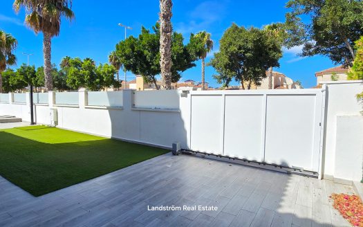 Fantastic Three-Bedroom Detached Villa with Private Pool in El Raso.