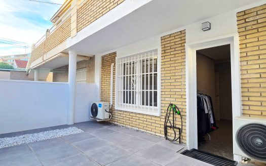Fully renovated 2 bed apartment La Mata.
