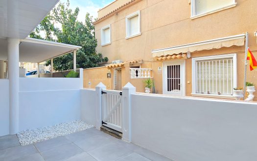 Fully renovated 2 bed apartment La Mata.