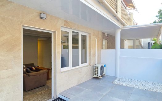 Fully renovated 2 bed apartment La Mata.