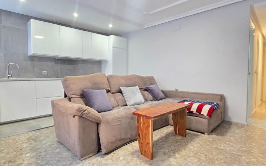 Fully renovated 2 bed apartment La Mata.